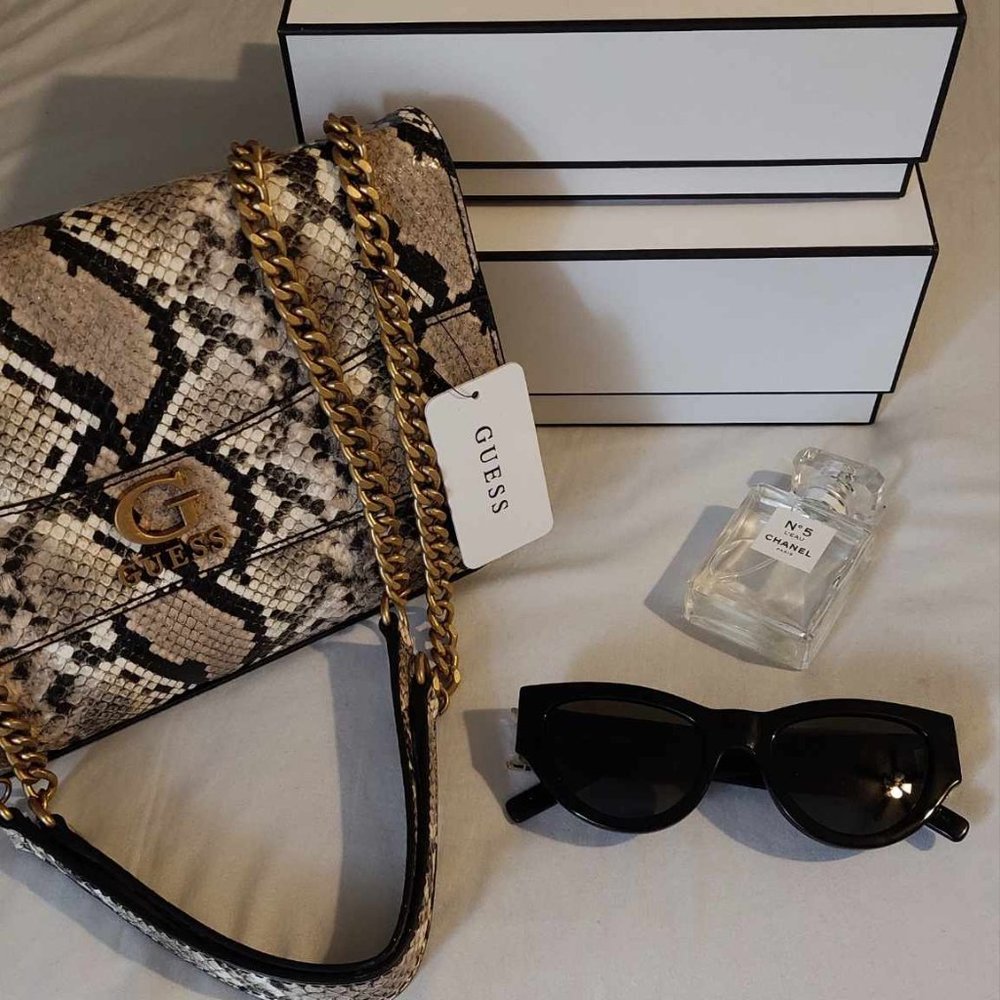GUESS crossbody bag